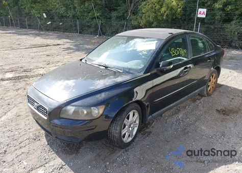 2005 Volvo S40 2.4I from USA, damaged, VIN YV1MS382X52085213